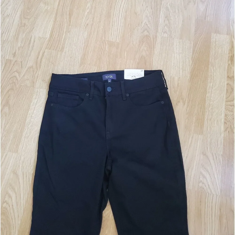 NYDJ Marilyn Straight Leg Jeans size 6 Petite in Black